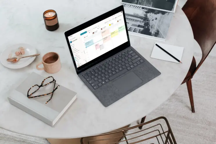 Laptop-on-the-table-near-the-book_RE4QB67-744×496.jpg